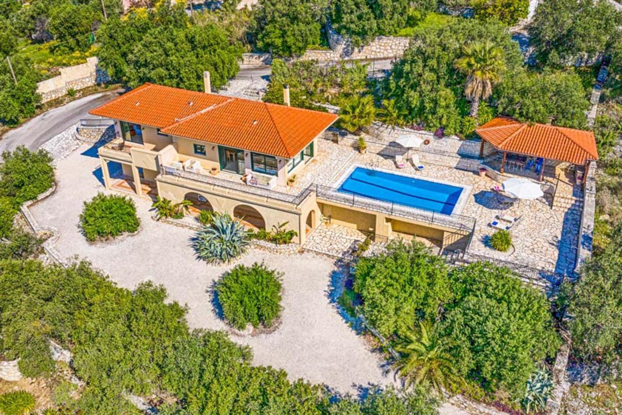 Villa Theaya Nisaki  Екстер'єр фото